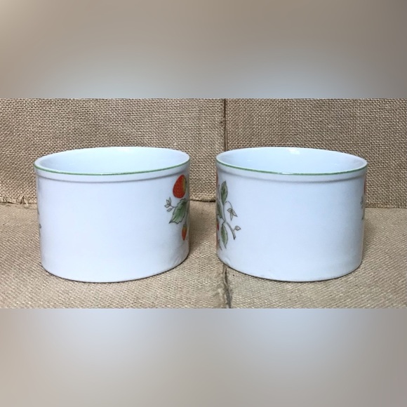 Vintage Berry Patch Strawberry Fine China Soup Mug Set Cottage Core Rockabilly - Picture 5 of 7